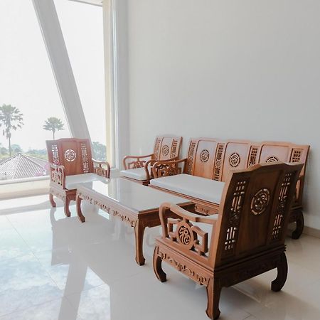 Oyo 1194 Villa Bukit Panderman Residence Бату Екстер'єр фото