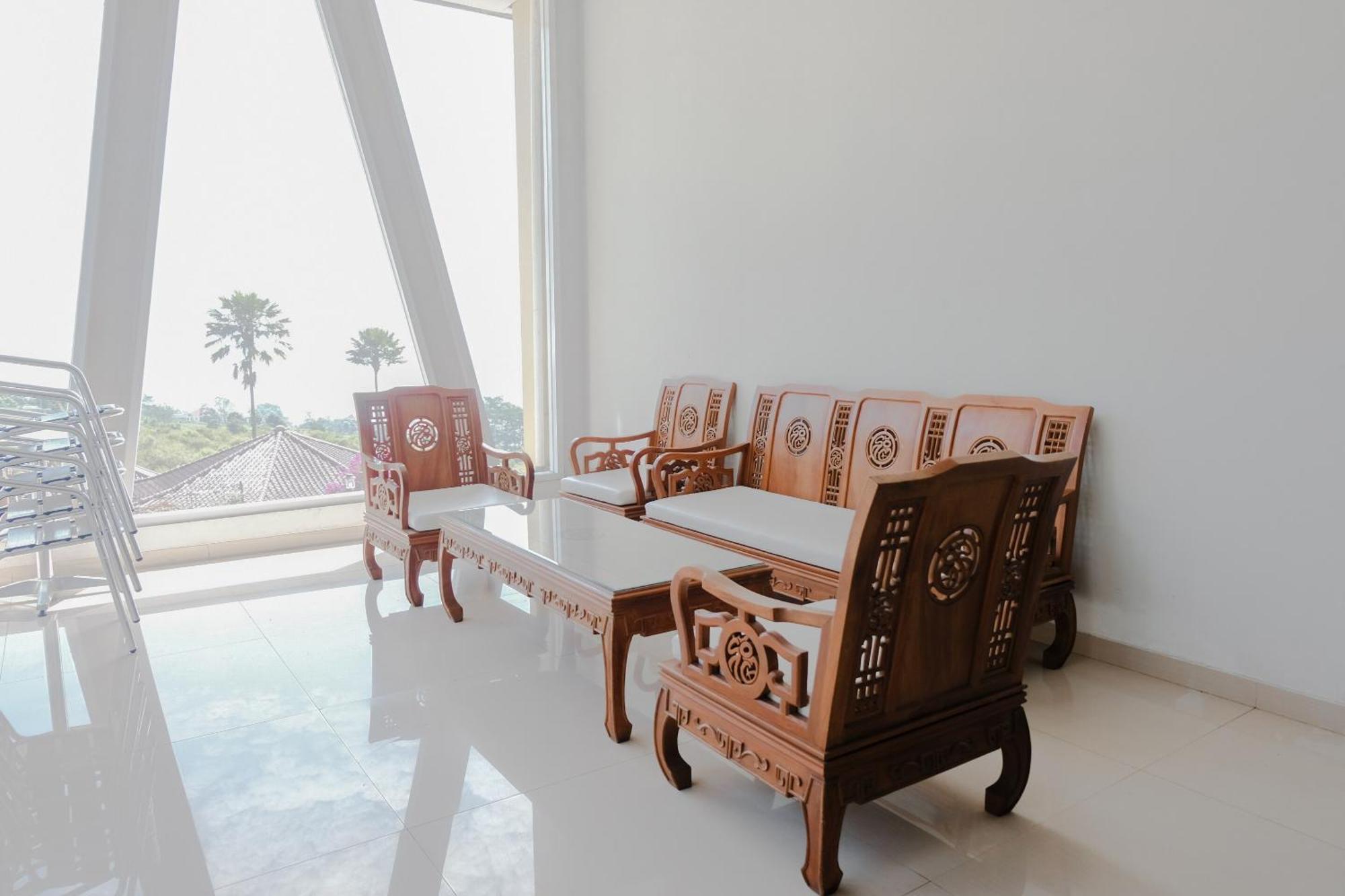 Oyo 1194 Villa Bukit Panderman Residence Бату Екстер'єр фото