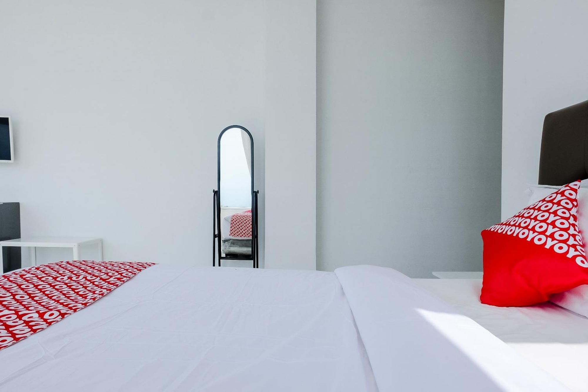 Oyo 1194 Villa Bukit Panderman Residence Бату Екстер'єр фото