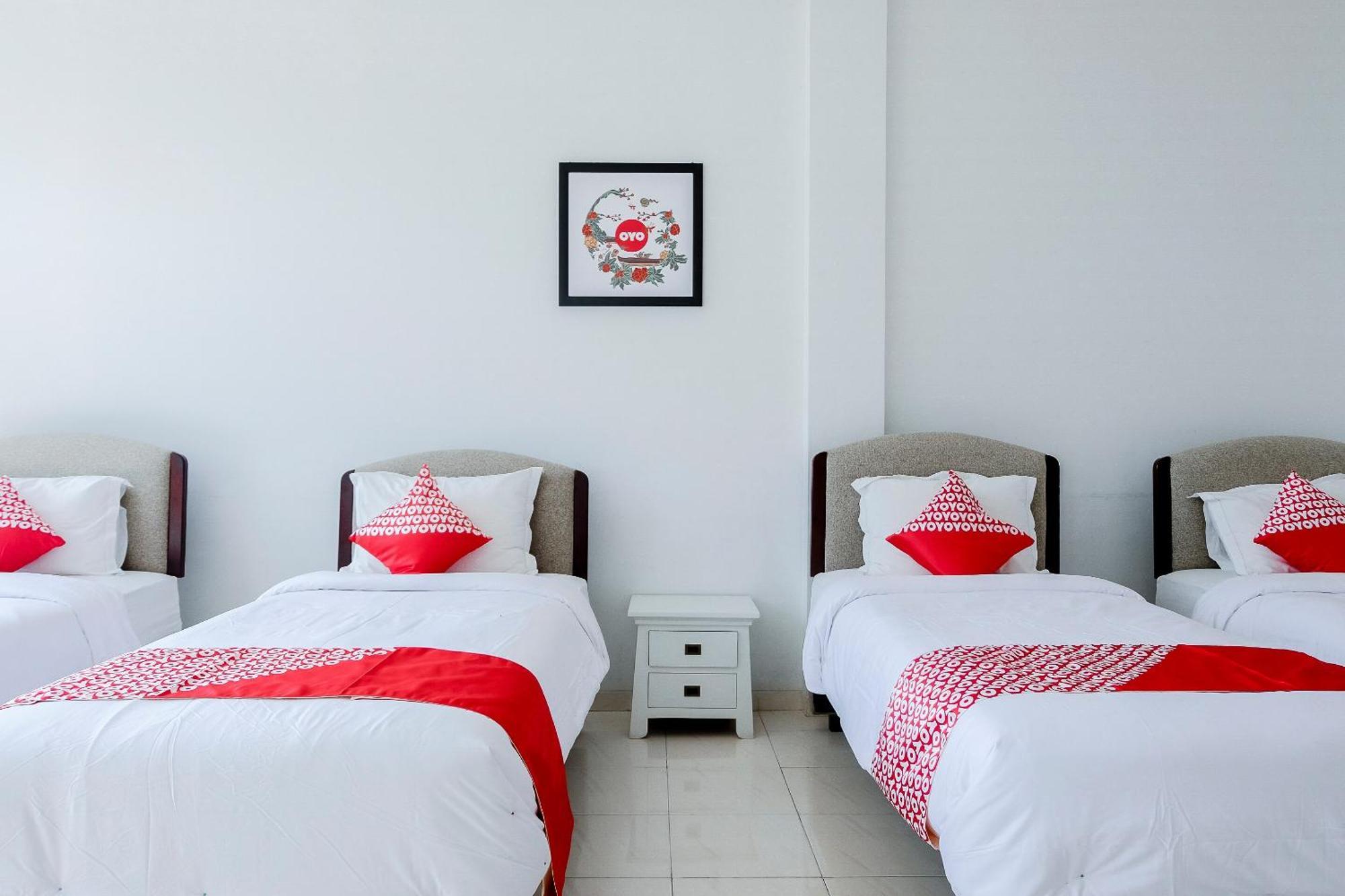 Oyo 1194 Villa Bukit Panderman Residence Бату Екстер'єр фото