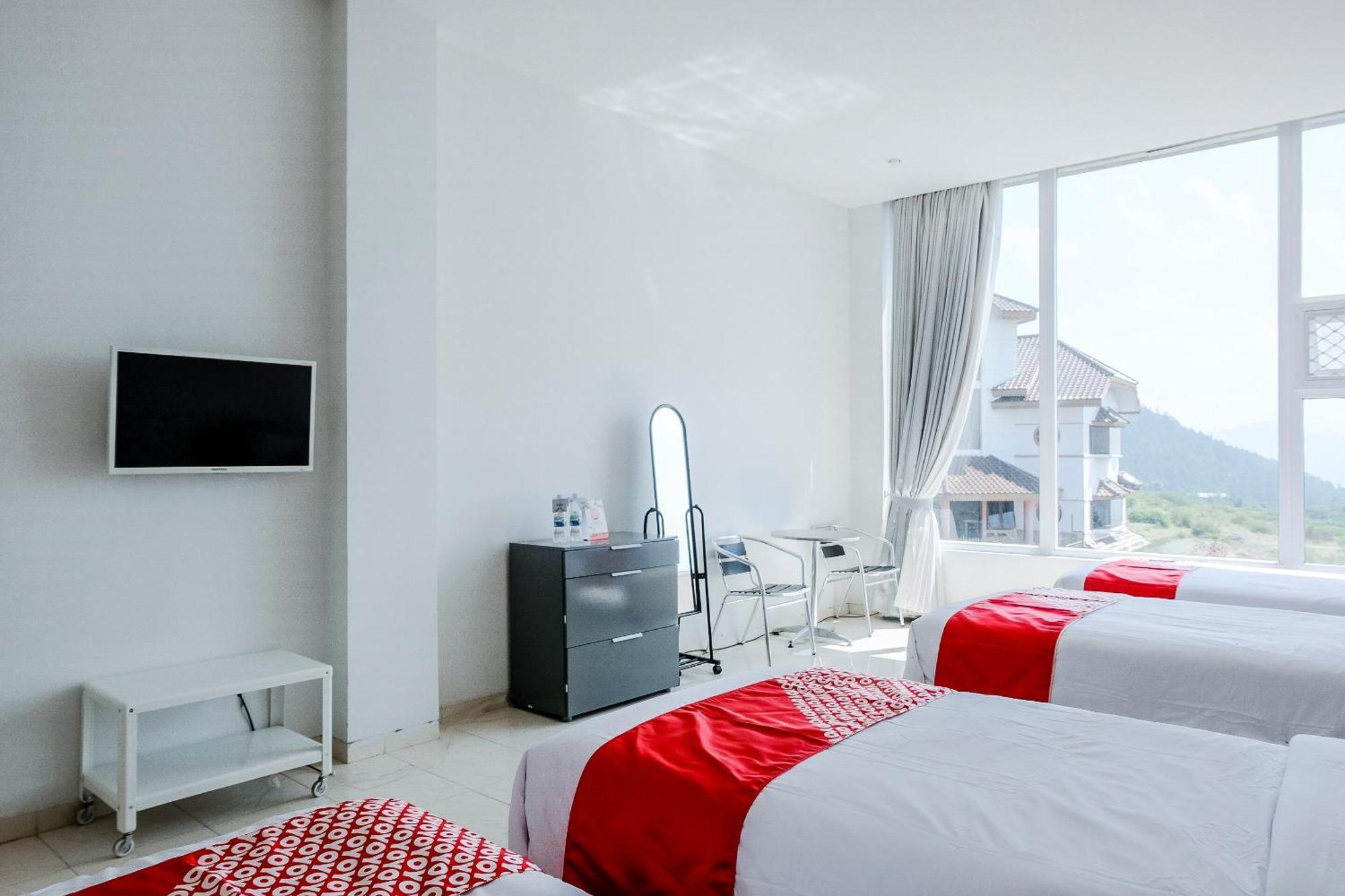 Oyo 1194 Villa Bukit Panderman Residence Бату Екстер'єр фото