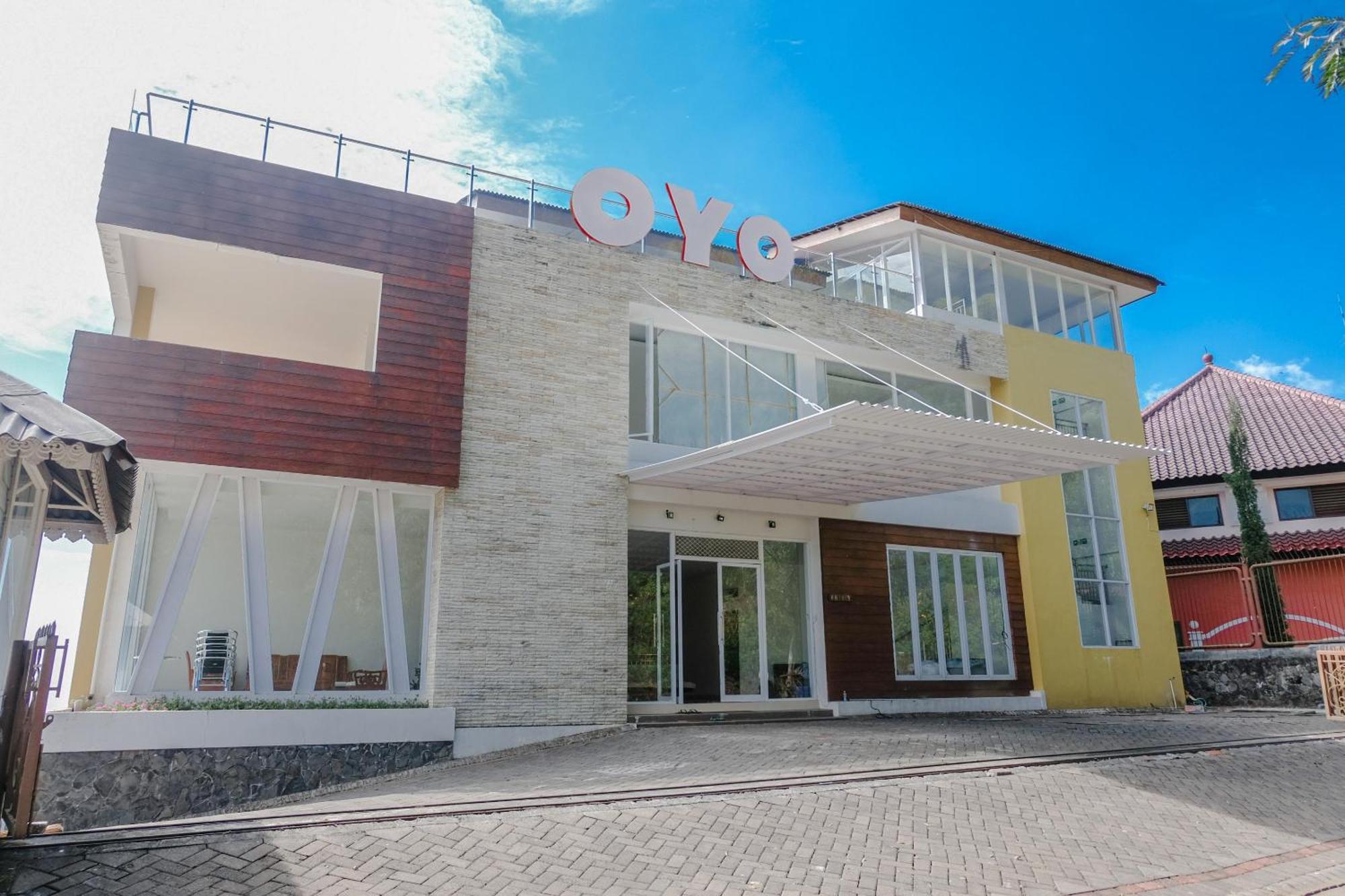 Oyo 1194 Villa Bukit Panderman Residence Бату Екстер'єр фото