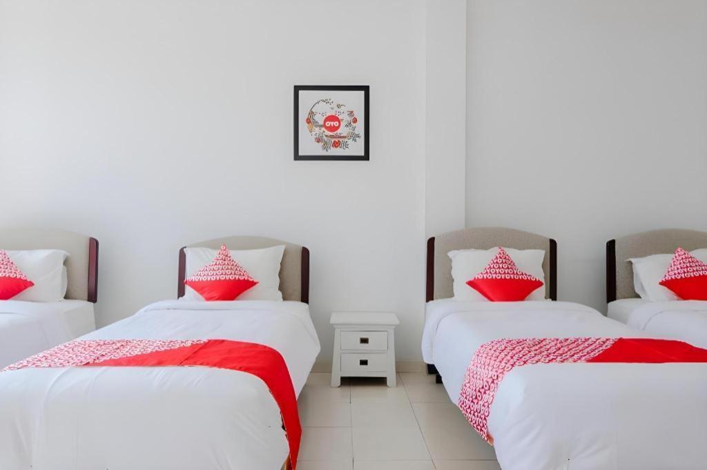 Oyo 1194 Villa Bukit Panderman Residence Бату Екстер'єр фото