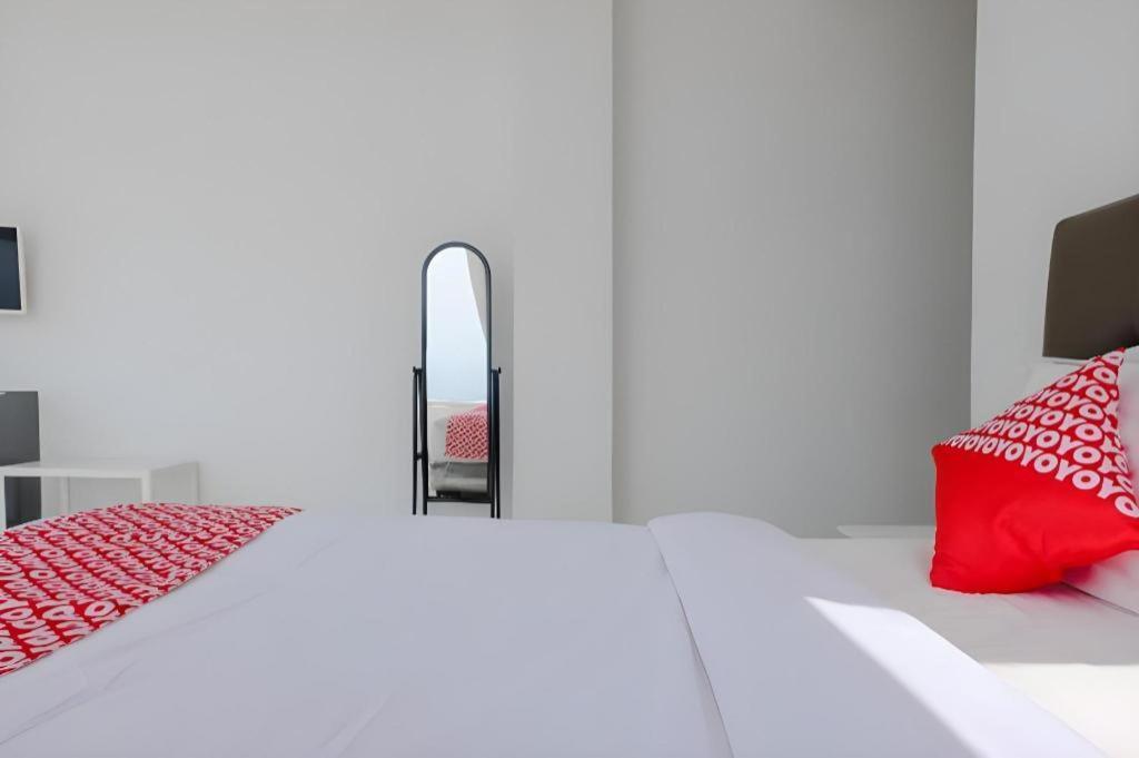 Oyo 1194 Villa Bukit Panderman Residence Бату Екстер'єр фото