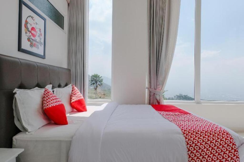 Oyo 1194 Villa Bukit Panderman Residence Бату Екстер'єр фото