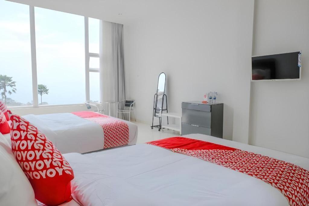 Oyo 1194 Villa Bukit Panderman Residence Бату Екстер'єр фото